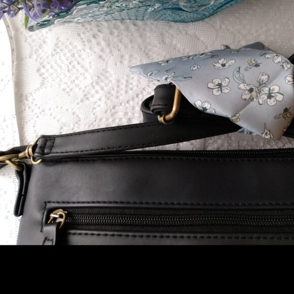 Nwot, stone mountain crossbody - Picture 7 of 9